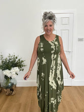 Load image into Gallery viewer, Tie dye sun dress

