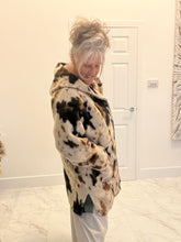 Load image into Gallery viewer, Patterned wool mix coat
