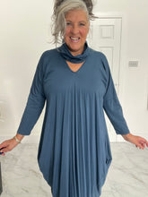 Load image into Gallery viewer, T- Shirt dress
