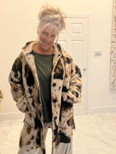 Load image into Gallery viewer, Patterned wool mix coat
