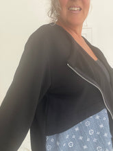 Load image into Gallery viewer, Sweatshirt &amp; denim zip jacket
