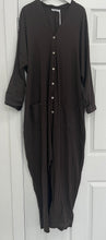 Load image into Gallery viewer, Buttoned jumpsuit
