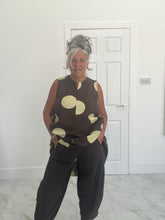 Load image into Gallery viewer, Brown cocoon pant
