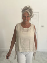Load image into Gallery viewer, Cream linen top
