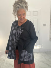 Load image into Gallery viewer, ID circle &amp; stripe jacket
