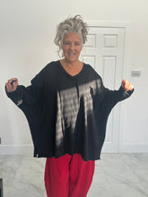 Load image into Gallery viewer, Oversized sweatshirt
