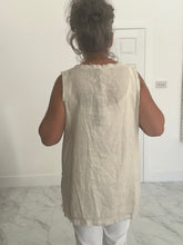 Load image into Gallery viewer, Cream linen top

