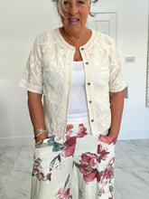 Load image into Gallery viewer, Cream /flower print cocoon pants
