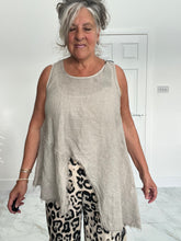 Load image into Gallery viewer, Taupe linen frayed top
