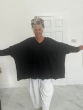 Load image into Gallery viewer, Oversized seamed sweatshirt
