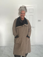 Load image into Gallery viewer, Spring coat / cardigan
