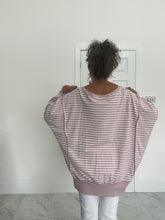 Load image into Gallery viewer, Pink oversized sweatshirt
