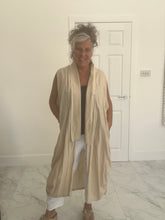 Load image into Gallery viewer, Linen mix ruched long waistcoat
