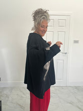 Load image into Gallery viewer, Oversized sweatshirt
