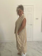 Load image into Gallery viewer, Linen mix ruched long waistcoat
