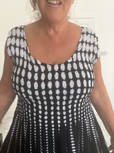 Load image into Gallery viewer, Elasticated top dress
