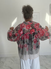 Load image into Gallery viewer, Beautiful floaty blouse
