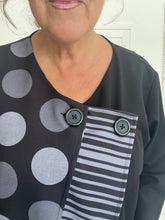 Load image into Gallery viewer, ID circle &amp; stripe jacket
