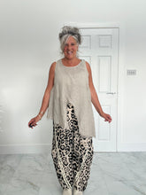 Load image into Gallery viewer, Taupe linen frayed top
