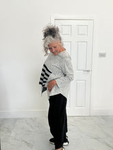 Load image into Gallery viewer, Baggy 3/4 sweatpants
