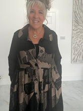 Load image into Gallery viewer, Bella Blue pattern coat
