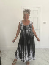 Load image into Gallery viewer, Elasticated top dress
