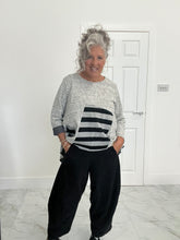 Load image into Gallery viewer, Baggy 3/4 sweatpants
