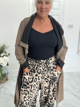 Load image into Gallery viewer, Animal print Cocoon pants
