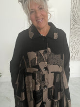 Load image into Gallery viewer, Bella Blue pattern coat
