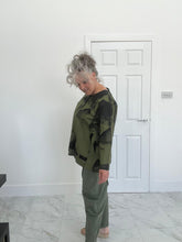 Load image into Gallery viewer, Bella Blue khaki pattern top with 2 pockets
